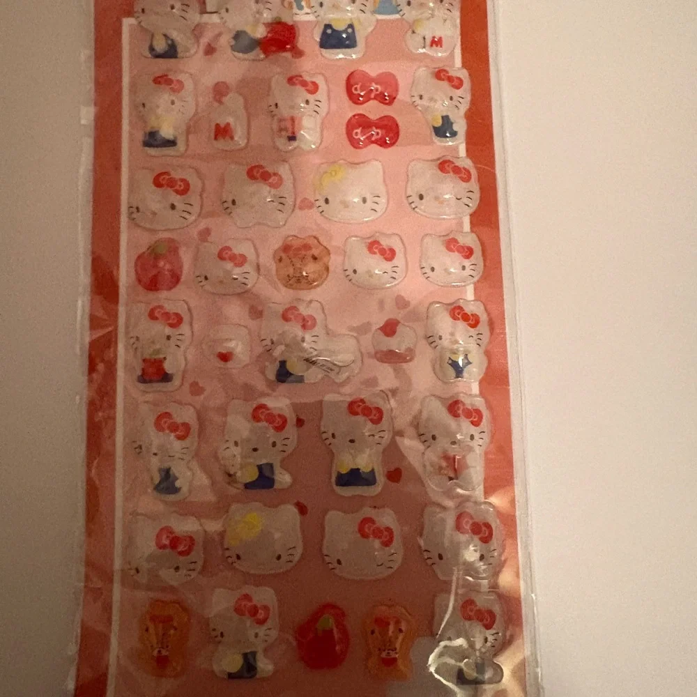 Hello‎ Kitty Pink Coin Purse with Gold-Tone Charm Keychains